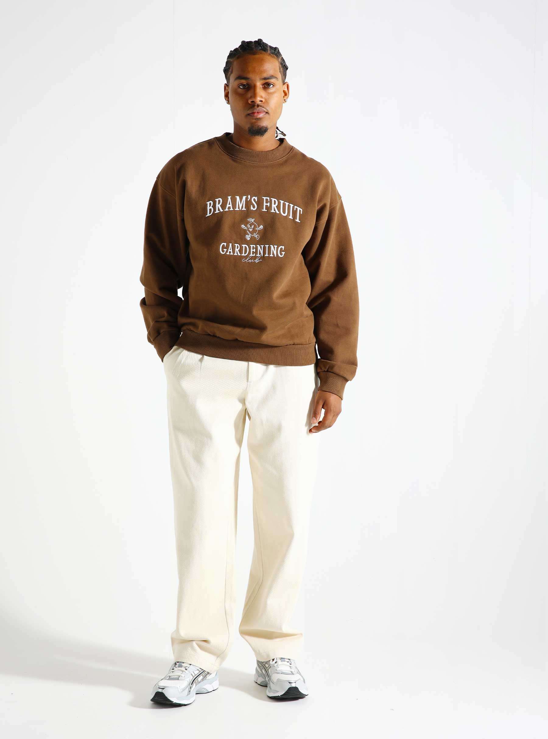 Gardening Club Crewneck Brown 356