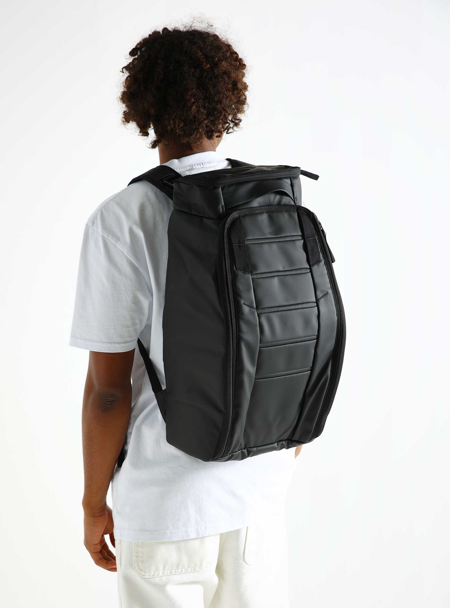 D__b__™ Hugger Backpack 25L Black Out 1000175004901