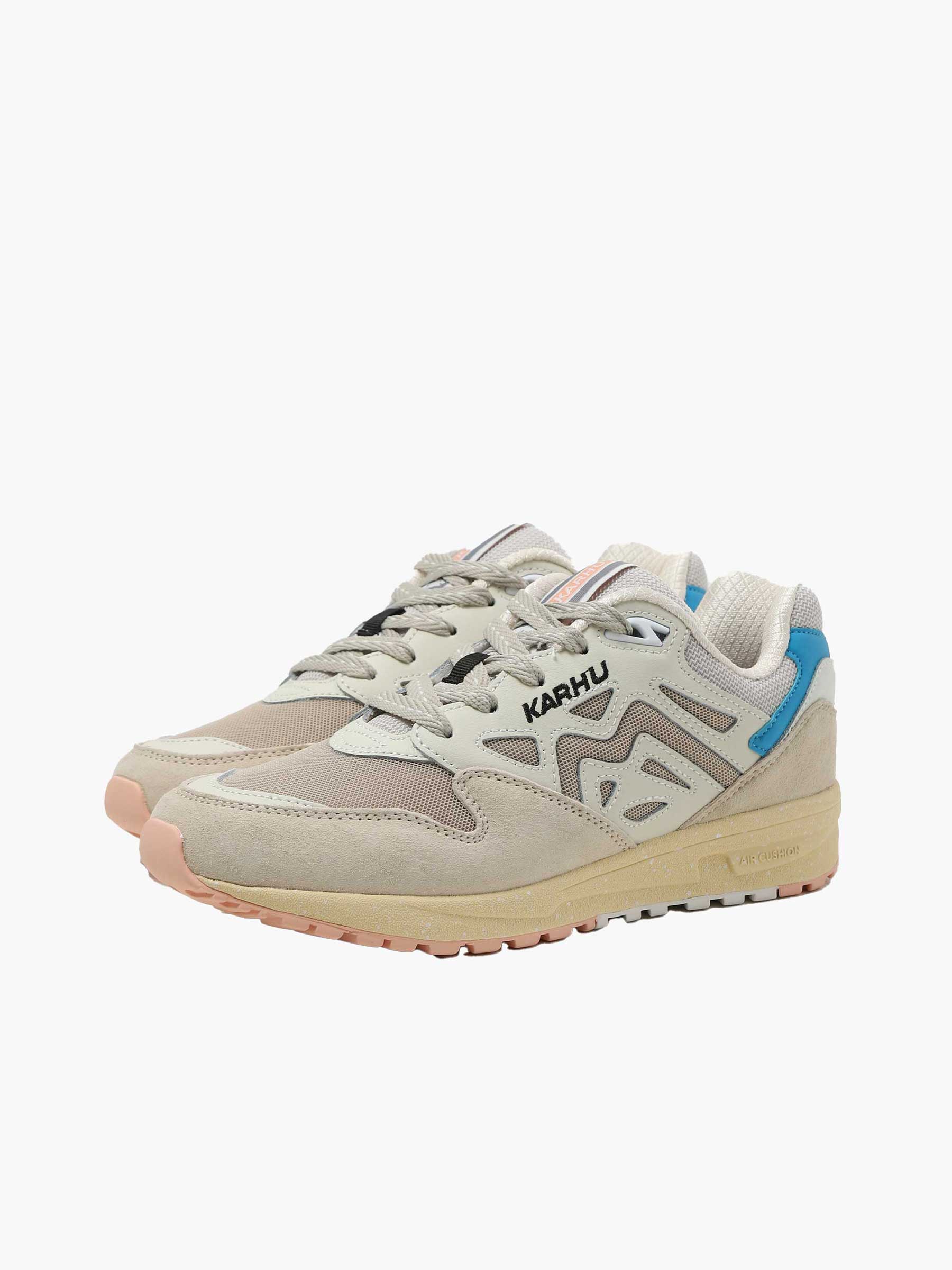 Karhu Legacy 96 White Cap Silver Lining F806068