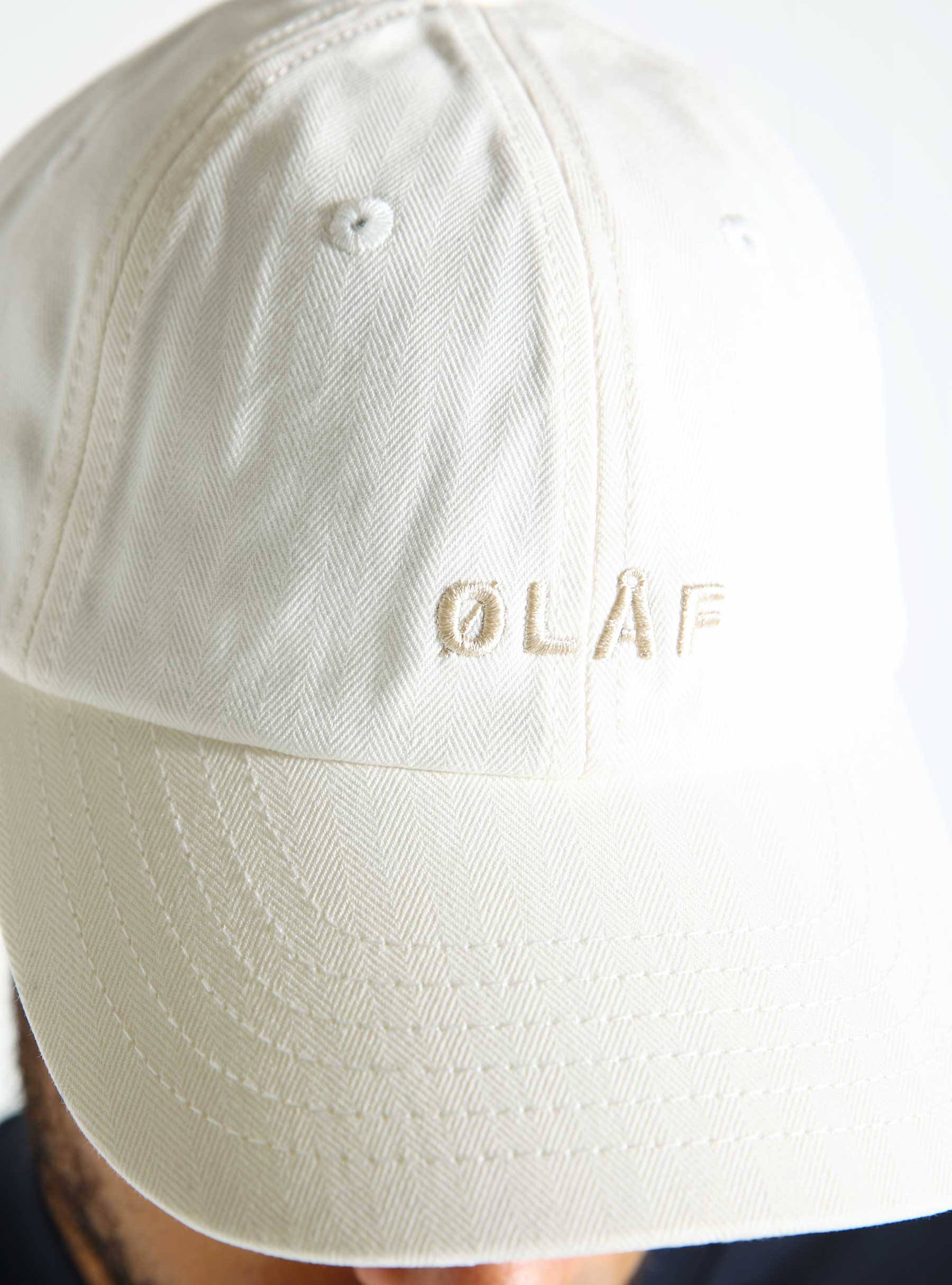 OLAF Herringbone Block Cap Off-White A180822