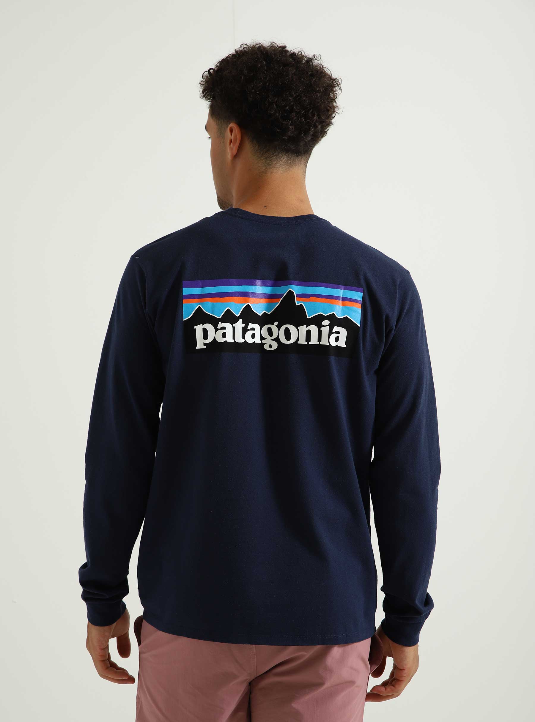 Patagonia M's Longsleeve P-6 Logo Responsibili T-Shirt Classic Navy 38518