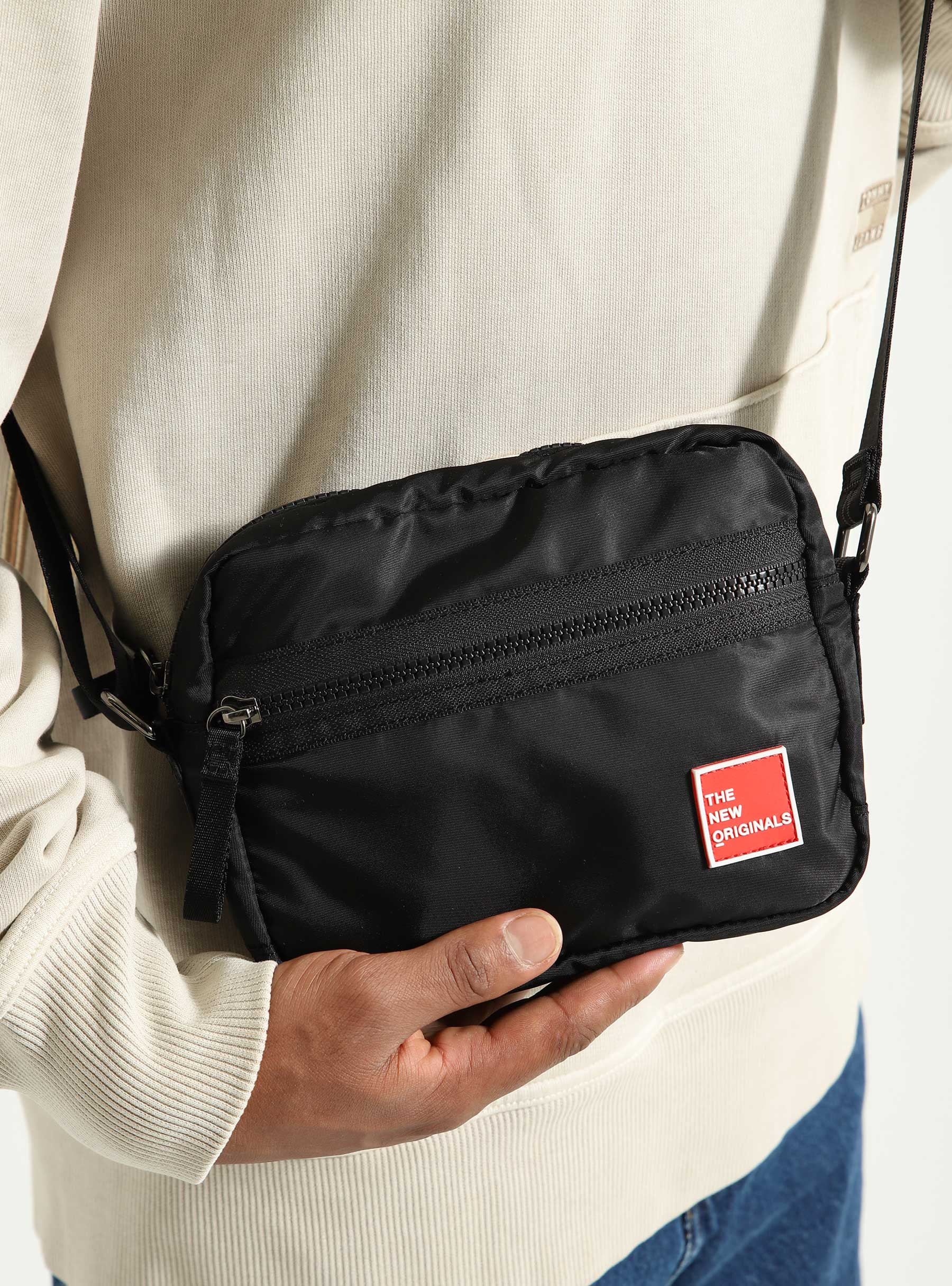 The New Originals Mini Messenger Bag Black 900MMRE23.999